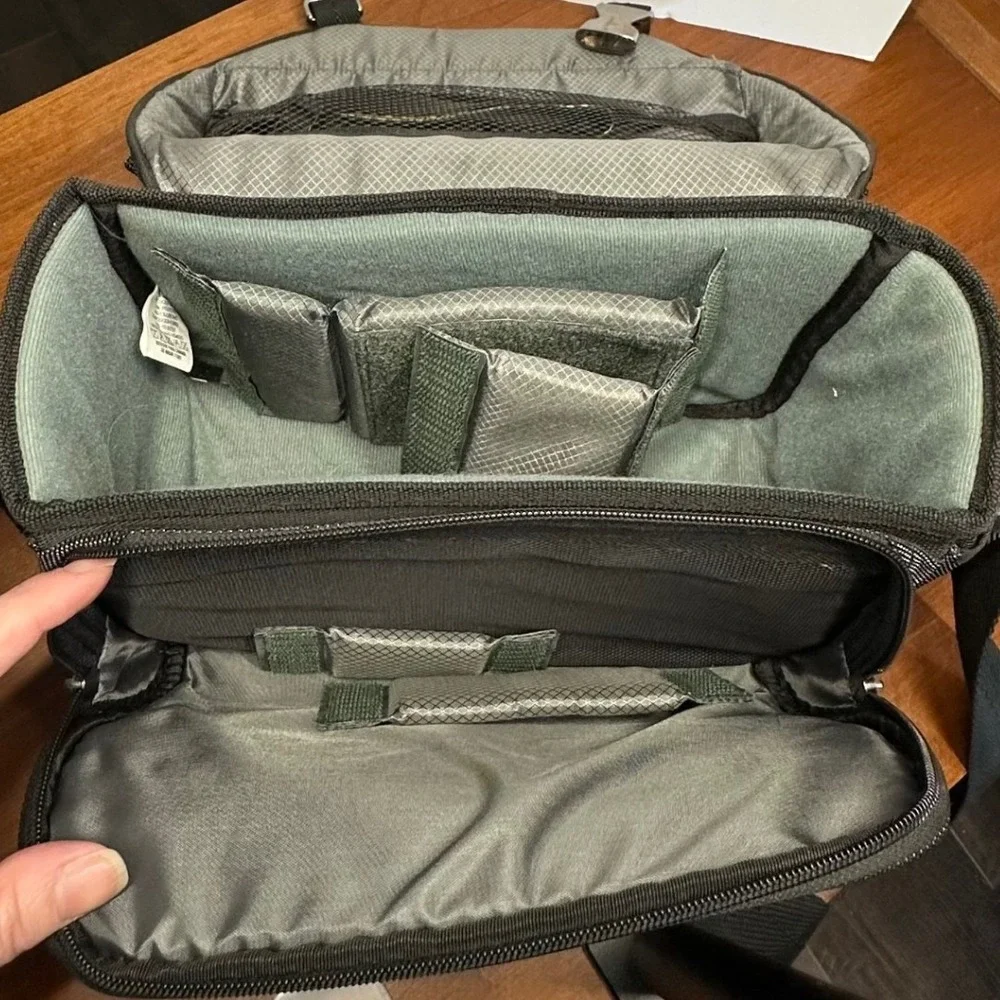 Nikon Camera Case 17001 Soft Carry Bag SLR DSLR Black Adjustable Compartments